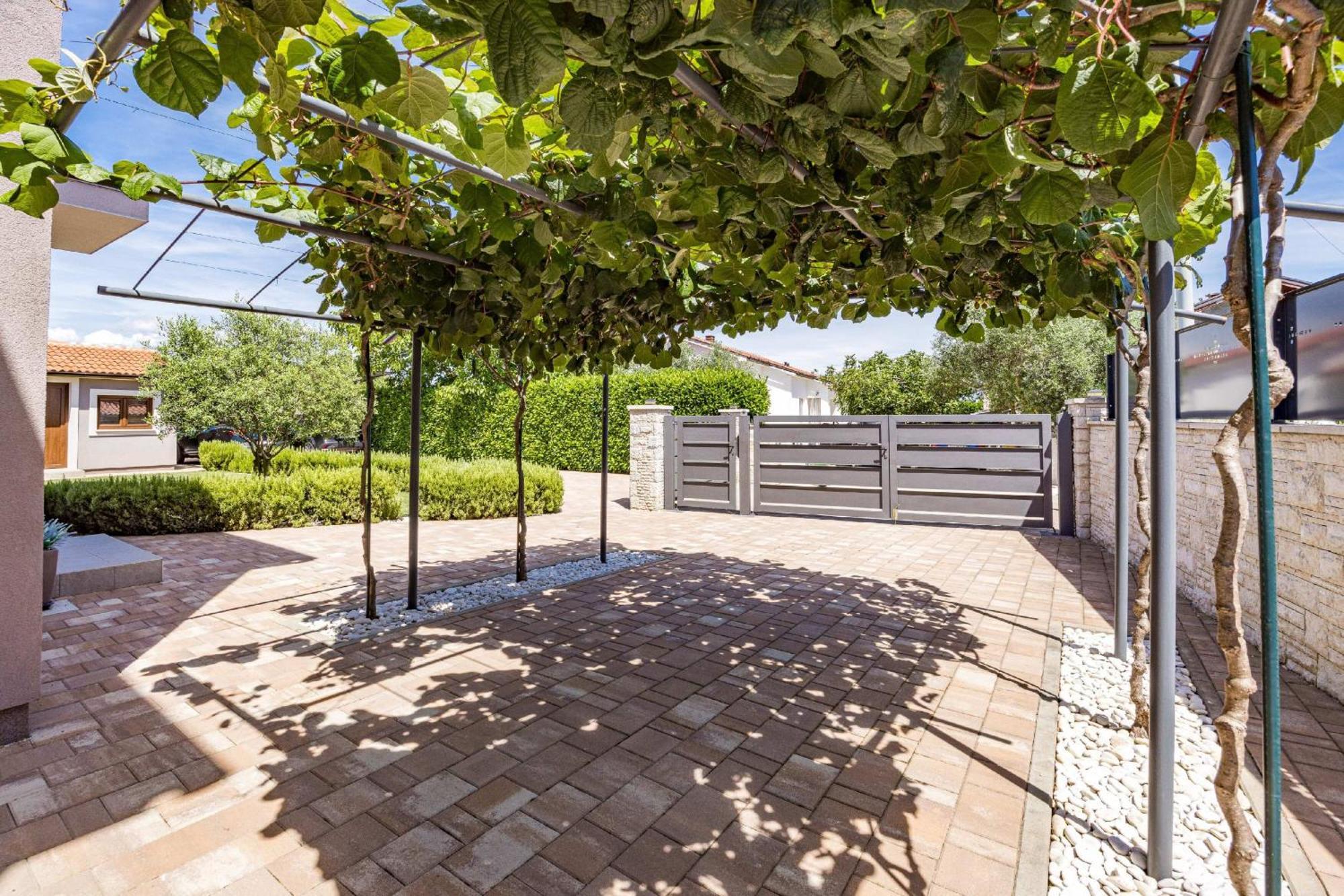 Villa Roma Near Pula For 6 People With Private Pool Jadreški Buitenkant foto
